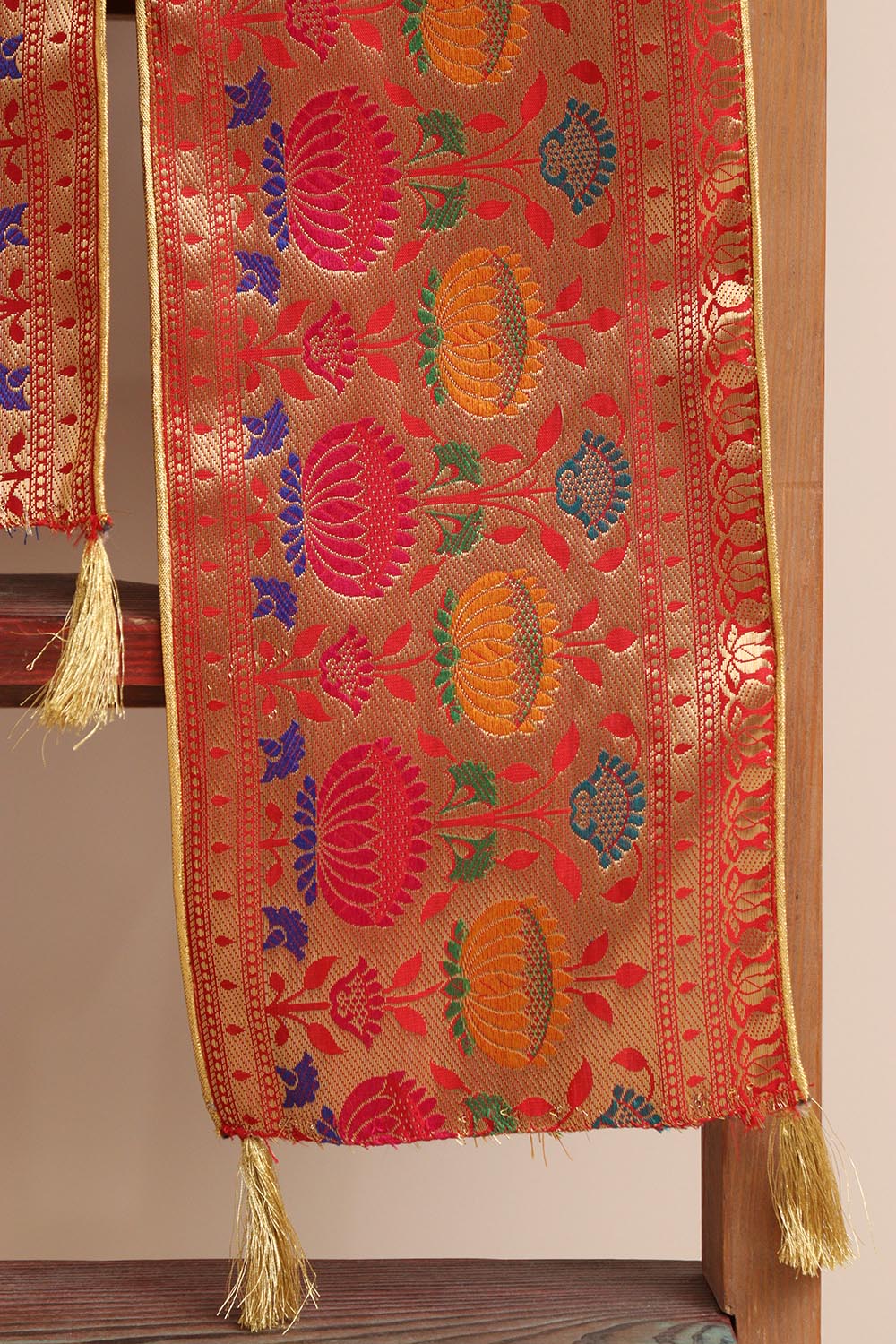 Luxurion World Customised Swagat Stole/Dupatta – Red Paithani Silk Flower Design Stole With a Beautifully Matching Tassel for Welcoming Guests at Weddings, Anniversaries or Grand Celebratory Occasions - Luxurion World
