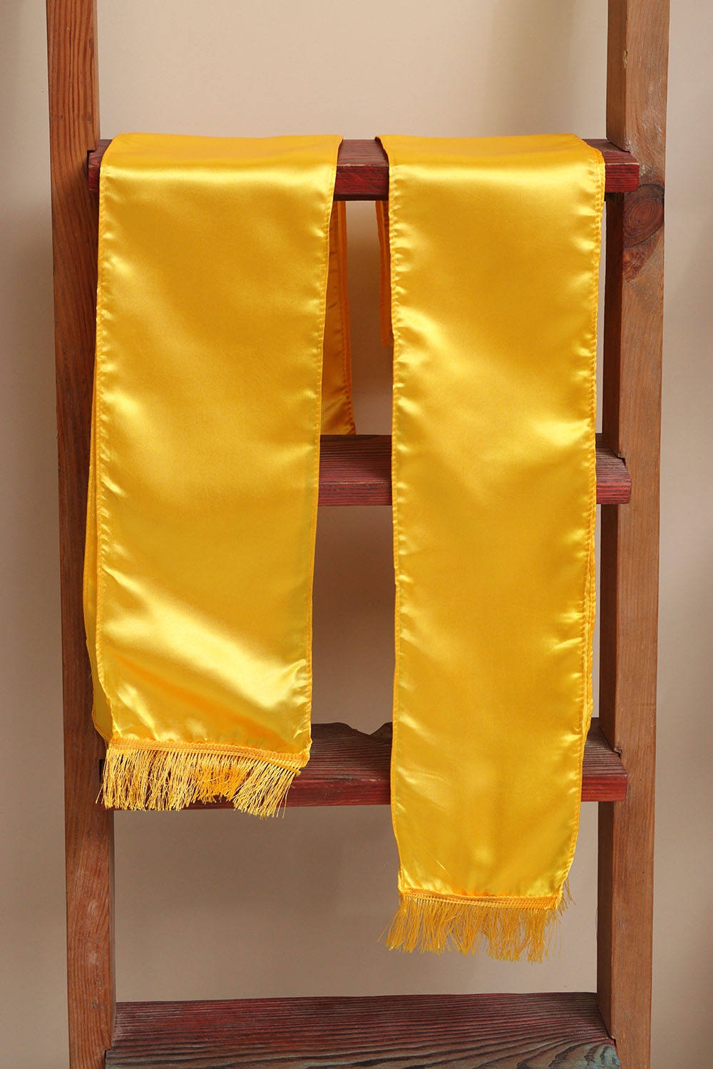 Luxurion World’s Yellow plain unisex silk stole bring timeless elegance, making every wedding, anniversary, birthday, or celebration special by welcoming guests with warmth and grace.