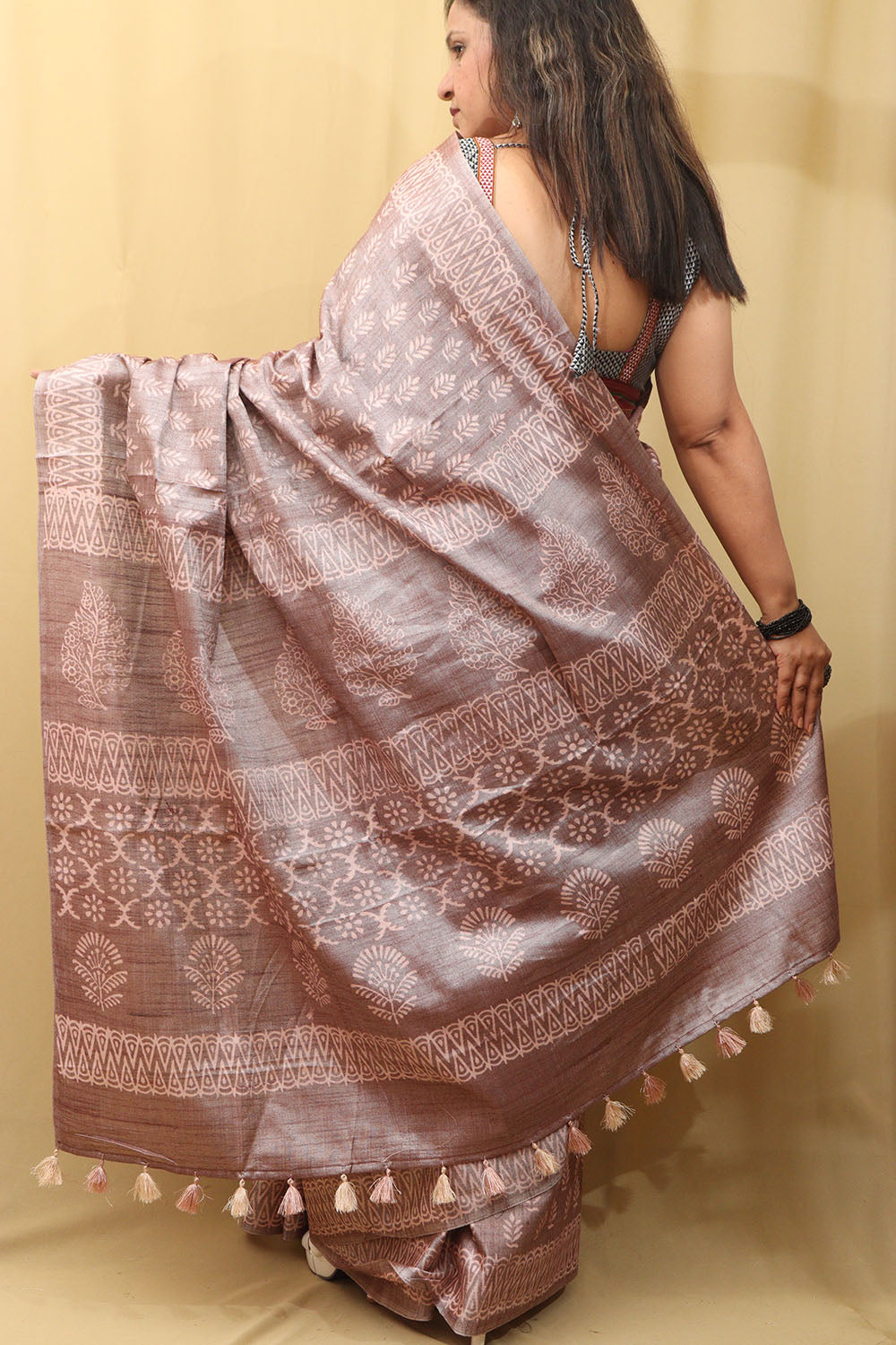 Soft and Elegant Pastel Bhagalpur Silk Saree - Luxurion World
