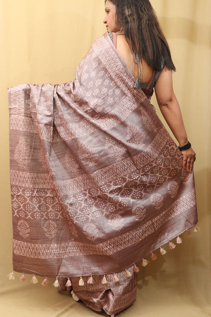 Soft and Elegant Pastel Bhagalpur Silk Saree - Luxurion World