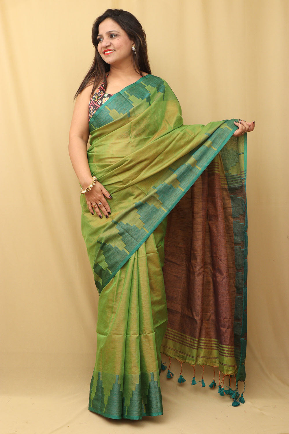 Ethnic Green Bengal Tissue Cotton Saree: Temple Border