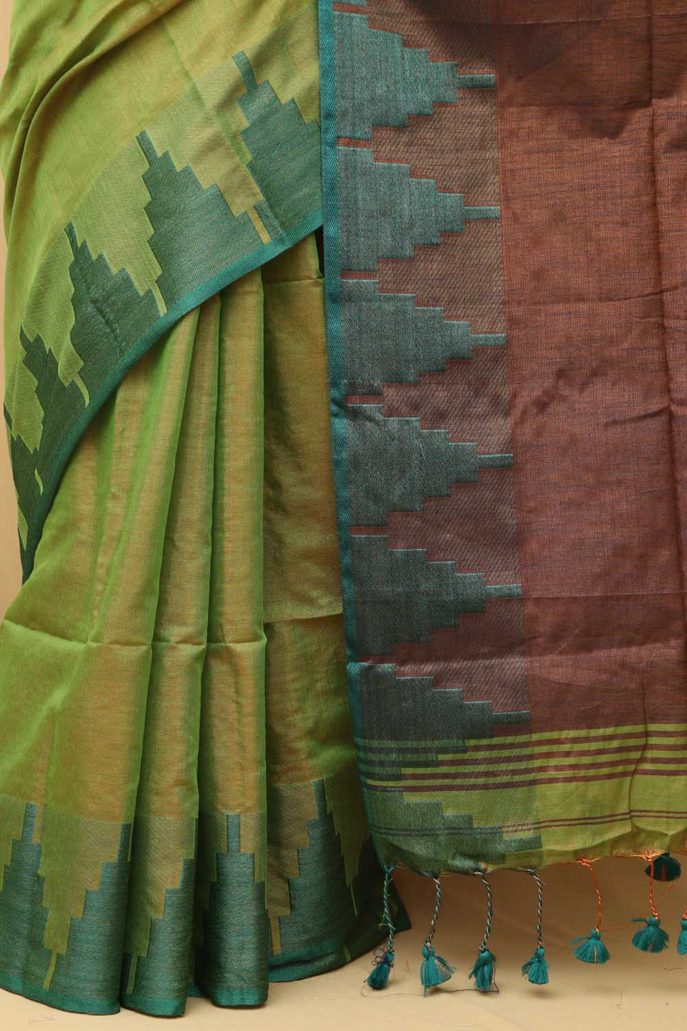 Ethnic Green Bengal Tissue Cotton Saree: Temple Border