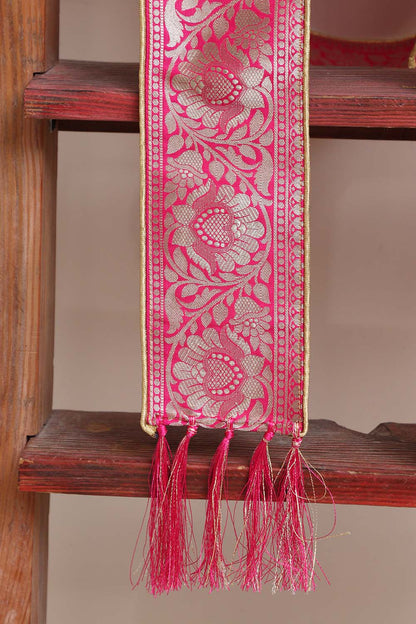 Divya India Customized Royal Swagat Stole ,Khesh, Patka, Gamcha, Dupatta – Elegant and Luxurious Pink Banarasi Silk Stole With a Beautifully Matching Tassel & Brooch for Welcoming Guests at Weddings, Anniversaries or Grand Celebratory Occasions
