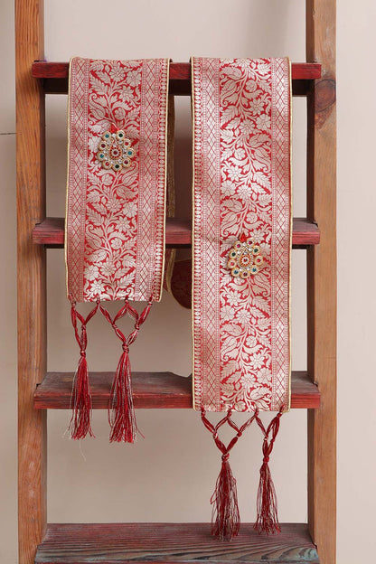 Divya India Customized Royal Swagat Stole ,Khesh, Patka, Gamcha, Dupatta – Elegant and Luxurious Red Banarasi Silk Stole With a Beautifully Matching Tassel & Brooch for Welcoming Guests at Weddings, Anniversaries or Grand Celebratory Occasions