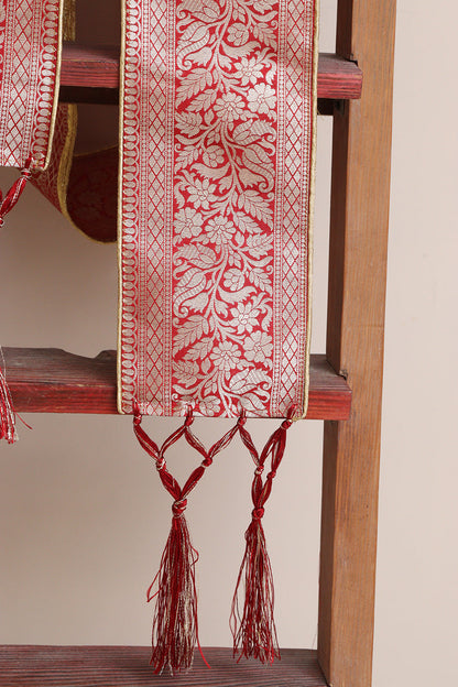 Divya India Customized Royal Swagat Stole ,Khesh, Patka, Gamcha, Dupatta – Elegant and Luxurious Red Banarasi Silk Stole With a Beautifully Matching Tassel & Brooch for Welcoming Guests at Weddings, Anniversaries or Grand Celebratory Occasions