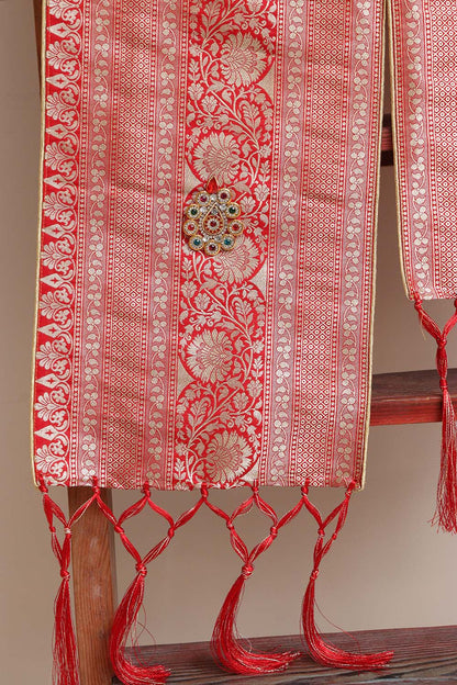 Divya India Customized Royal Swagat Stole/Dupatta – Elegant and Luxurious Red Banarasi Silk Stole With a Beautifully Matching Tassel & Brooch for Welcoming Guests at Weddings, Anniversaries or Grand Celebratory Occasions