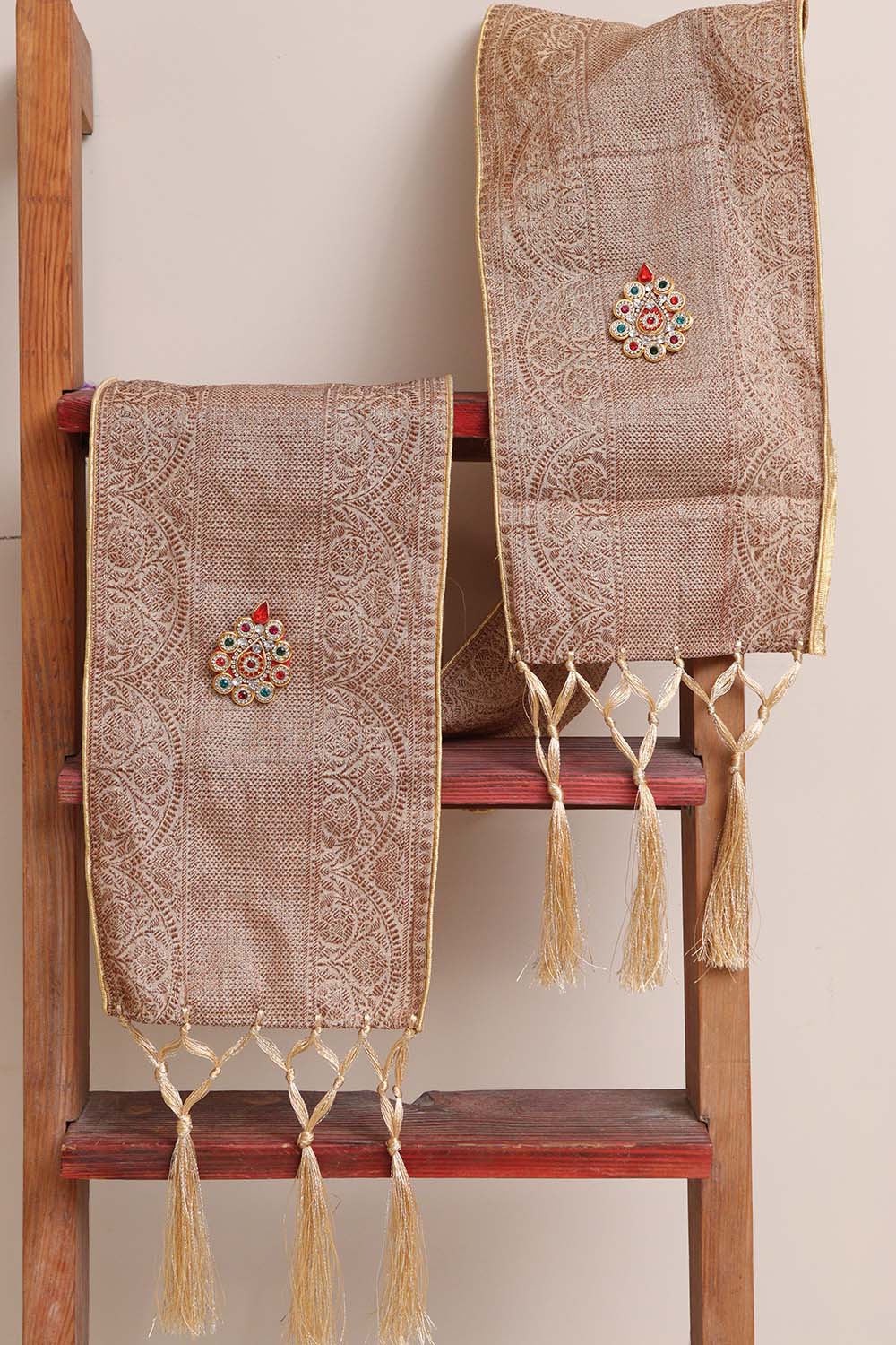 Divya India Customized Swagat Stole/Dupatta – Pastel Banarasi Antique Zari Cotton Stole With a Beautifully Matching Tassel & Brooch for Welcoming Guests at Weddings, Anniversaries or Grand Celebratory Occasions
