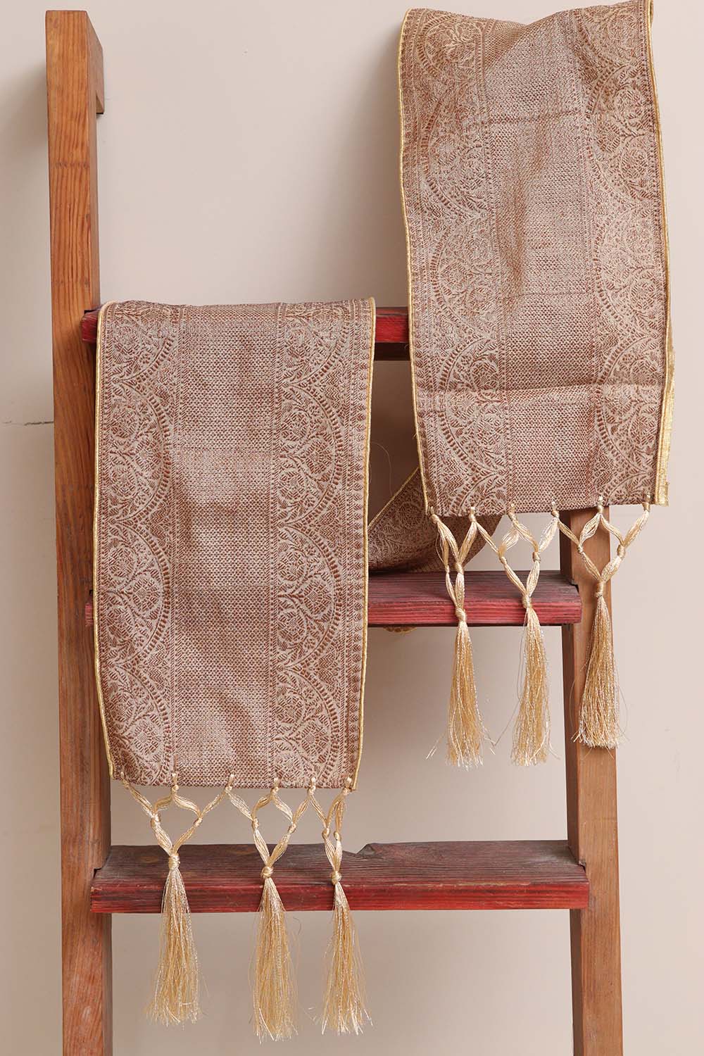 Divya India Customized Swagat Stole/Dupatta – Pastel Banarasi Antique Zari Cotton Stole With a Beautifully Matching Tassel & Brooch for Welcoming Guests at Weddings, Anniversaries or Grand Celebratory Occasions