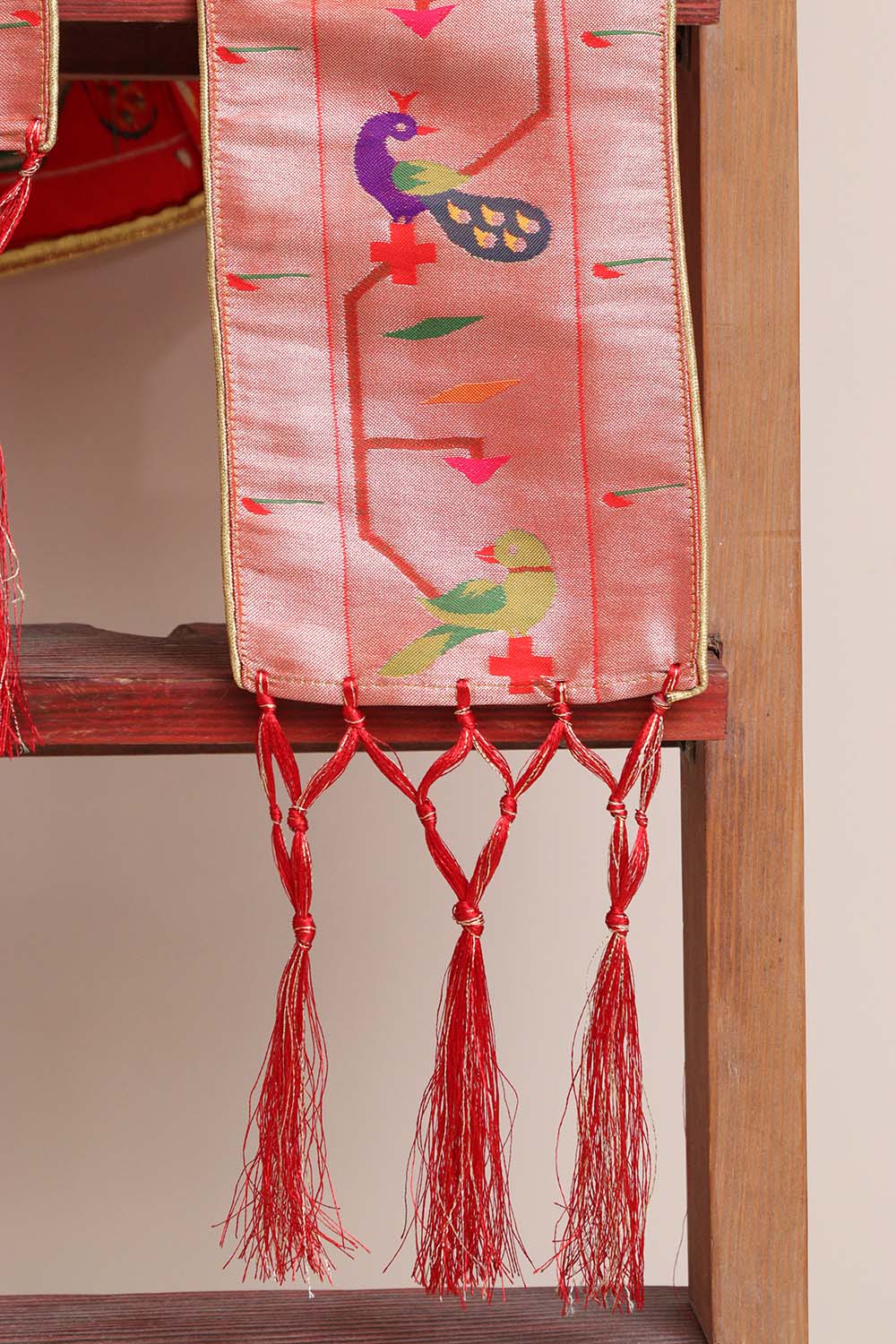 Divya India Customized Royal Swagat Stole/Dupatta – Elegant and Luxurious Red Pathani Silk with Peacock & Parrot Stole With a Beautifully Matching Tassel & Brooch for Welcoming Guests at Weddings, Anniversaries or Grand Celebratory Occasions