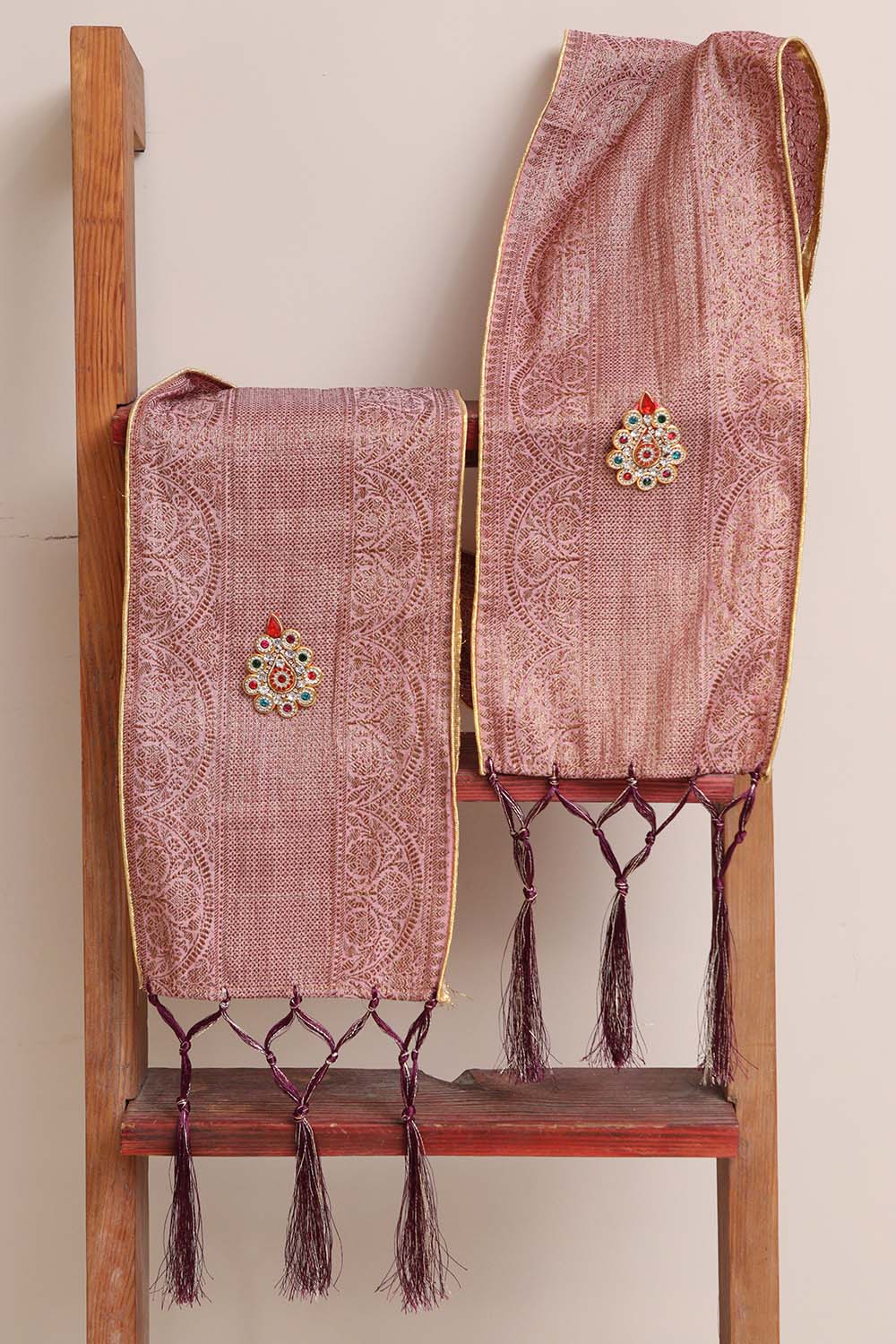 Divya India Customized Swagat Stole/Dupatta – Pink Banarasi Antique Zari Cotton Stole With a Beautifully Matching Tassel & Brooch for Welcoming Guests at Weddings, Anniversaries or Grand Celebratory Occasions