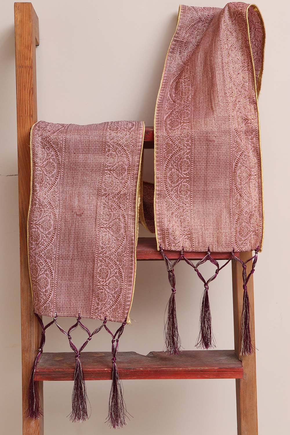 Divya India Customized Swagat Stole/Dupatta – Pink Banarasi Antique Zari Cotton Stole With a Beautifully Matching Tassel & Brooch for Welcoming Guests at Weddings, Anniversaries or Grand Celebratory Occasions