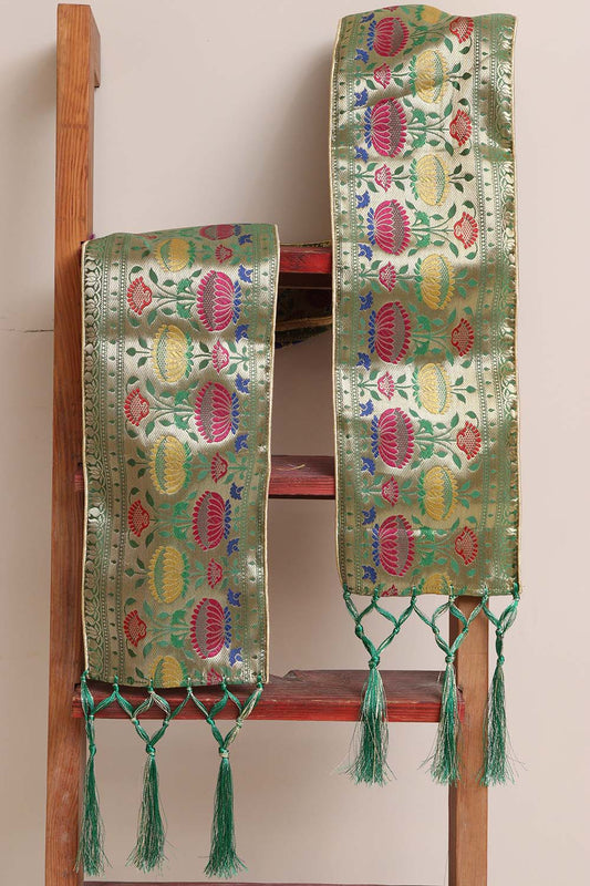 Divya India Customized Royal Swagat Stole/Dupatta – Elegant and Luxurious Green Paithani Silk Flower Design Stole With a Beautifully Matching Tassel & Brooch for Welcoming Guests at Weddings, Anniversaries or Grand Celebratory Occasions