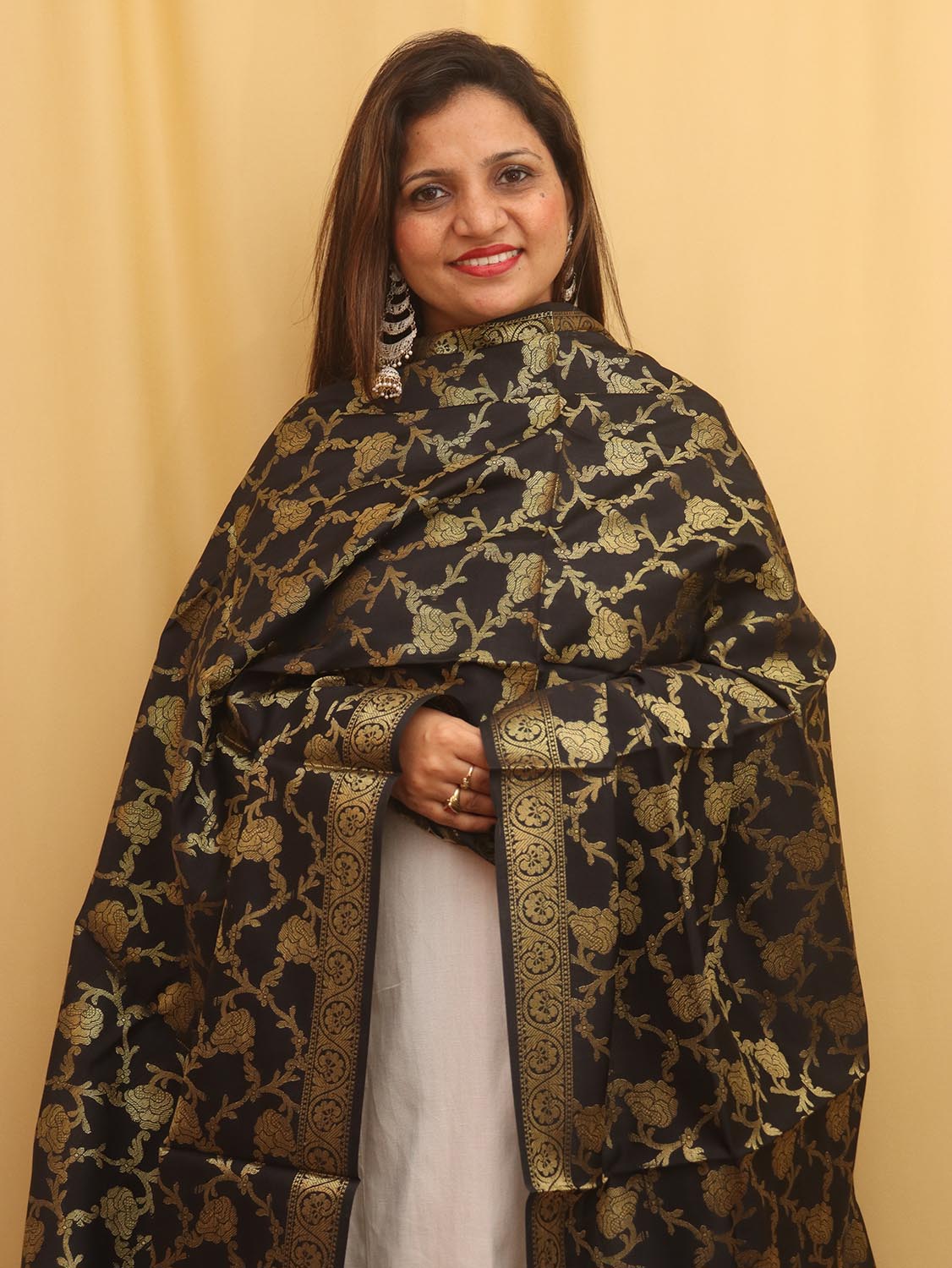 Black Banarasi Silk Dupatta - divyaindia 