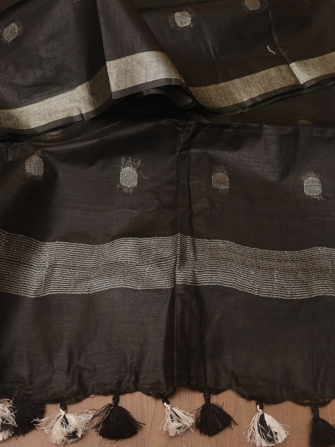 Black Bhagalpur Handloom Linen Cotton Dupatta - divyaindia 