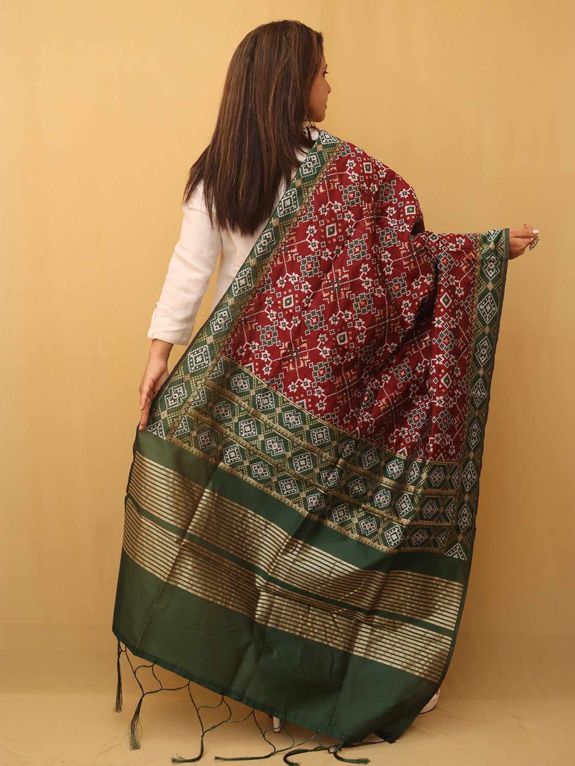 Maroon Patola Silk Dupatta - divyaindia 