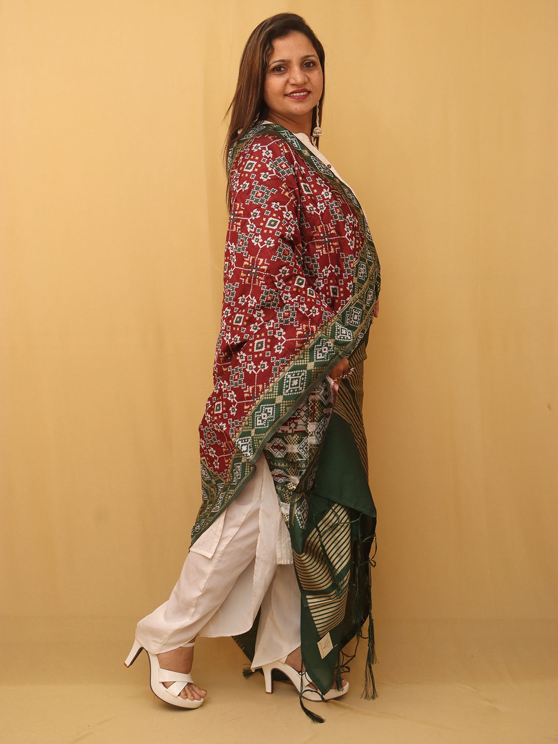 Maroon Patola Silk Dupatta - divyaindia 