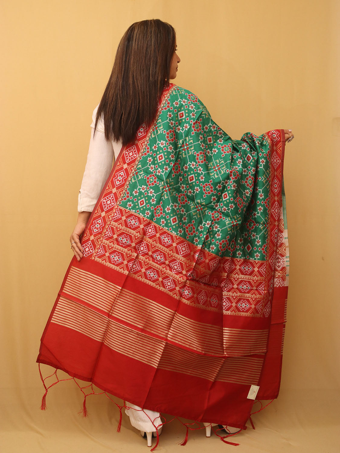 Green Patola Silk Dupatta - divyaindia 