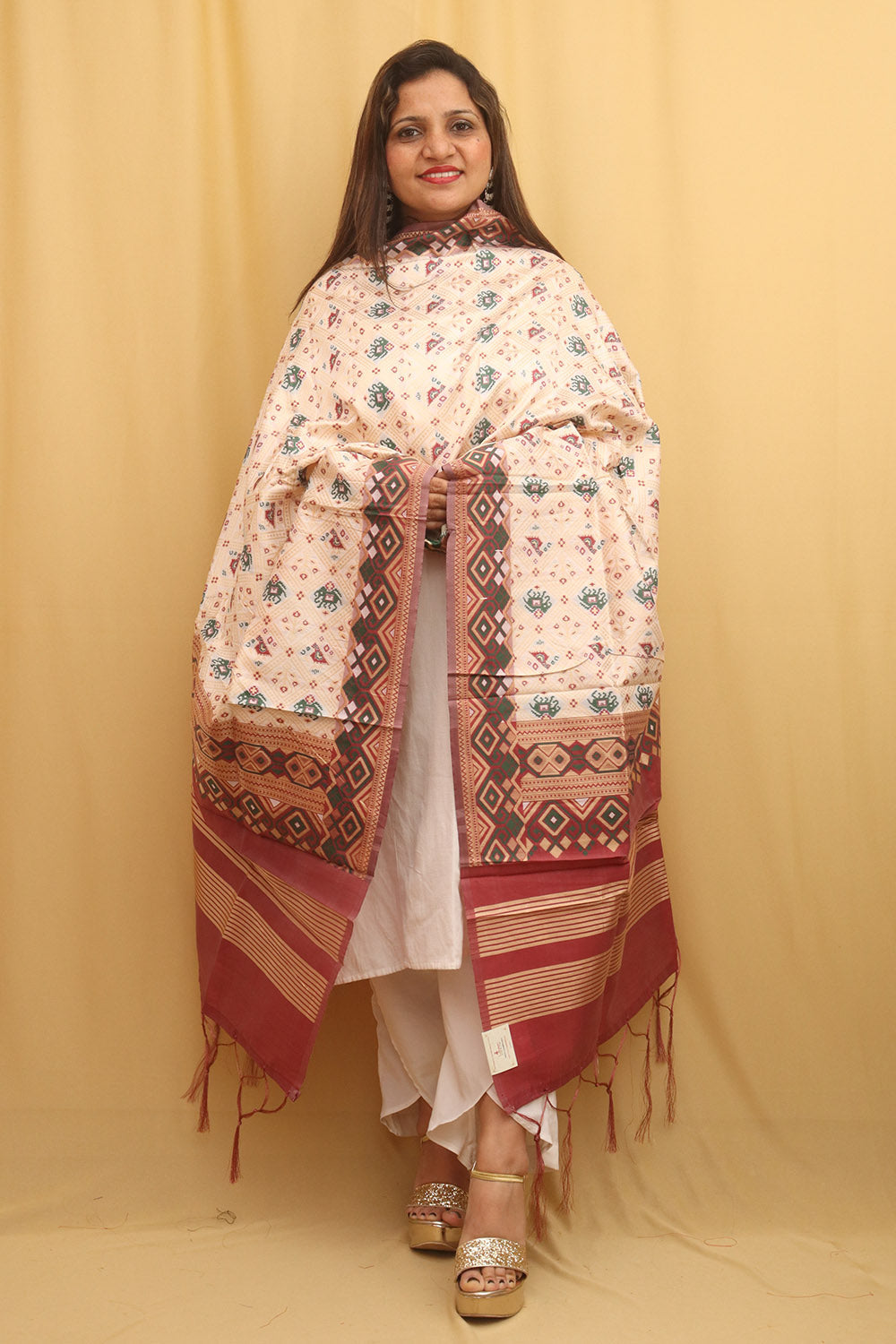 Off White Patola Silk Dupatta - divyaindia 