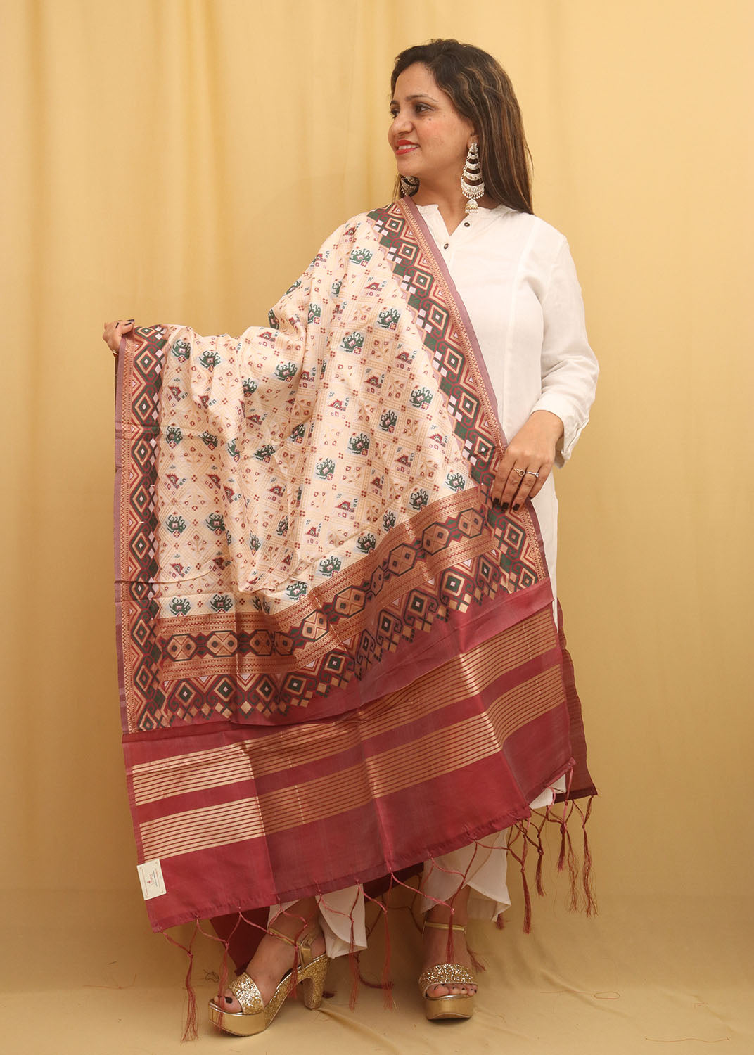 Off White Patola Silk Dupatta - divyaindia 