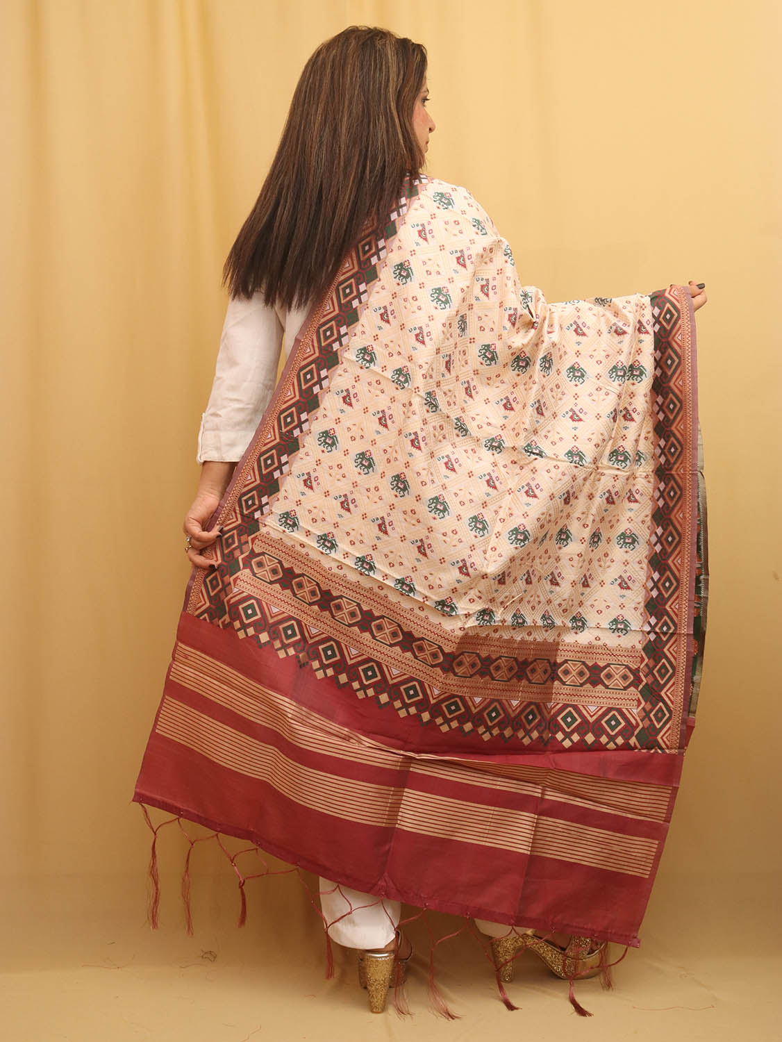 Off White Patola Silk Dupatta - divyaindia 