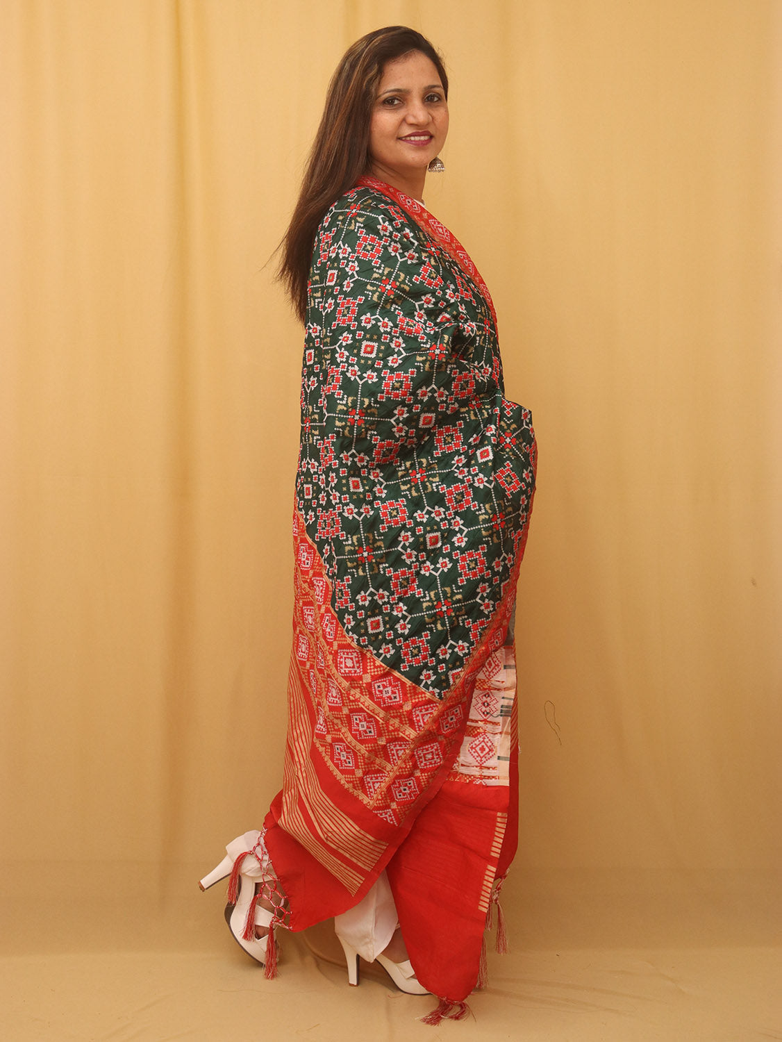 Green Patola Silk Dupatta - divyaindia 