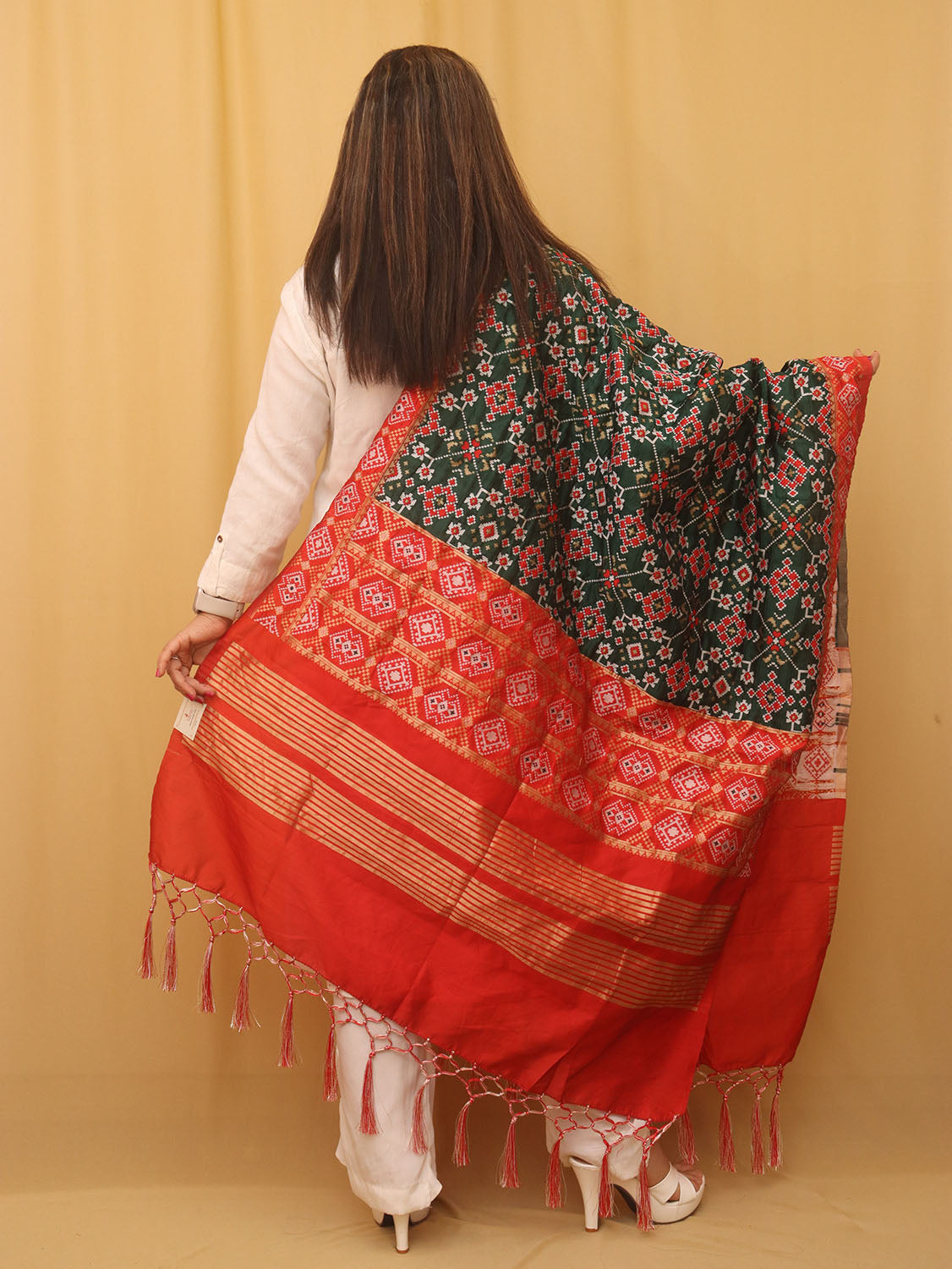 Green Patola Silk Dupatta - divyaindia 