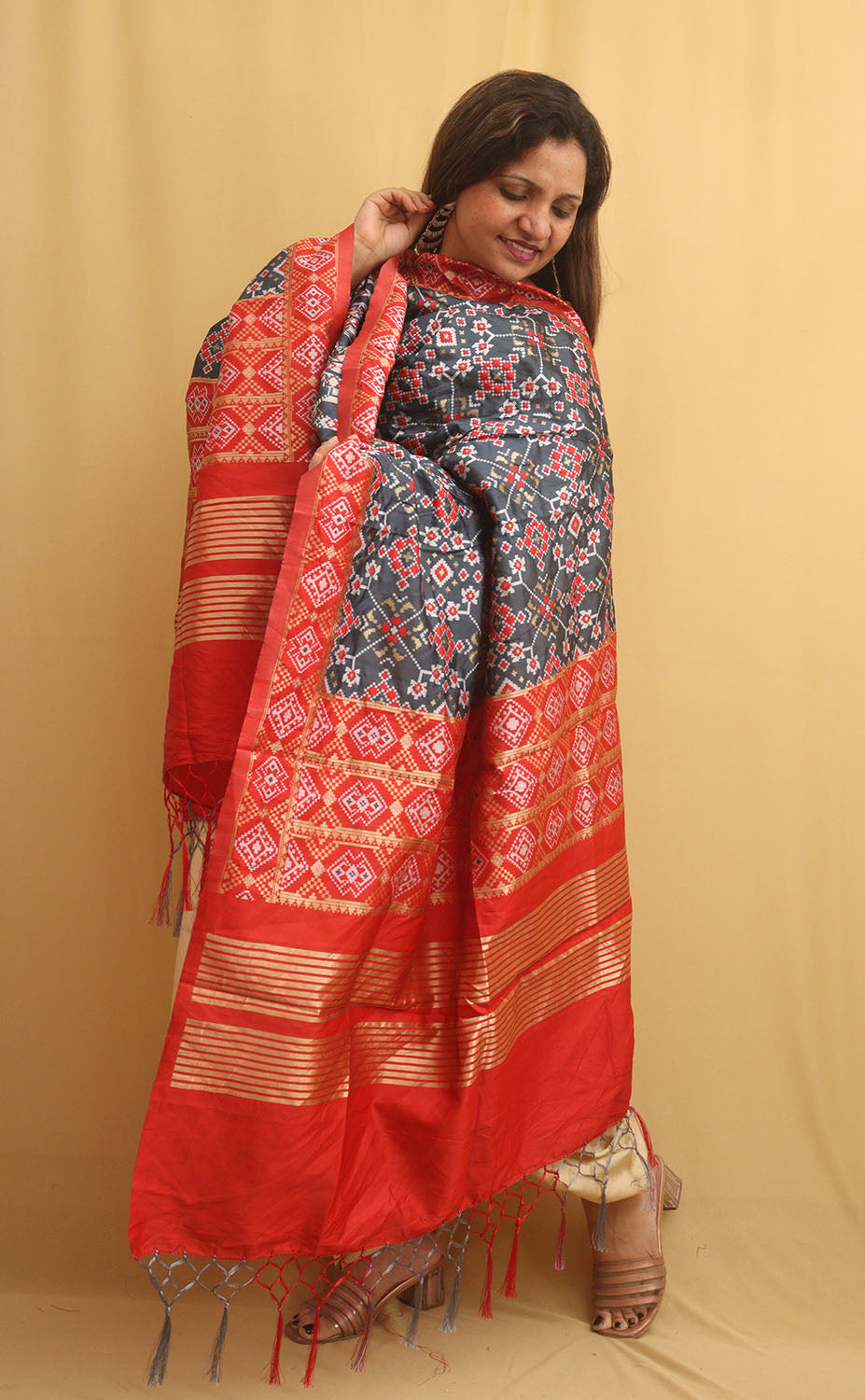 Grey Patola Silk Dupatta - divyaindia 