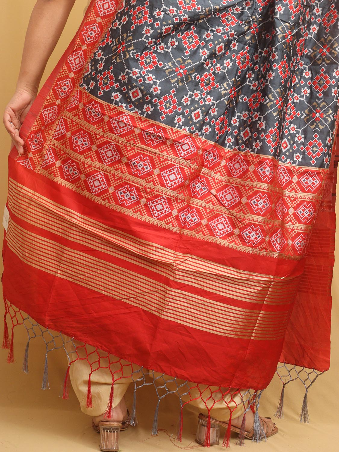 Grey Patola Silk Dupatta - divyaindia 