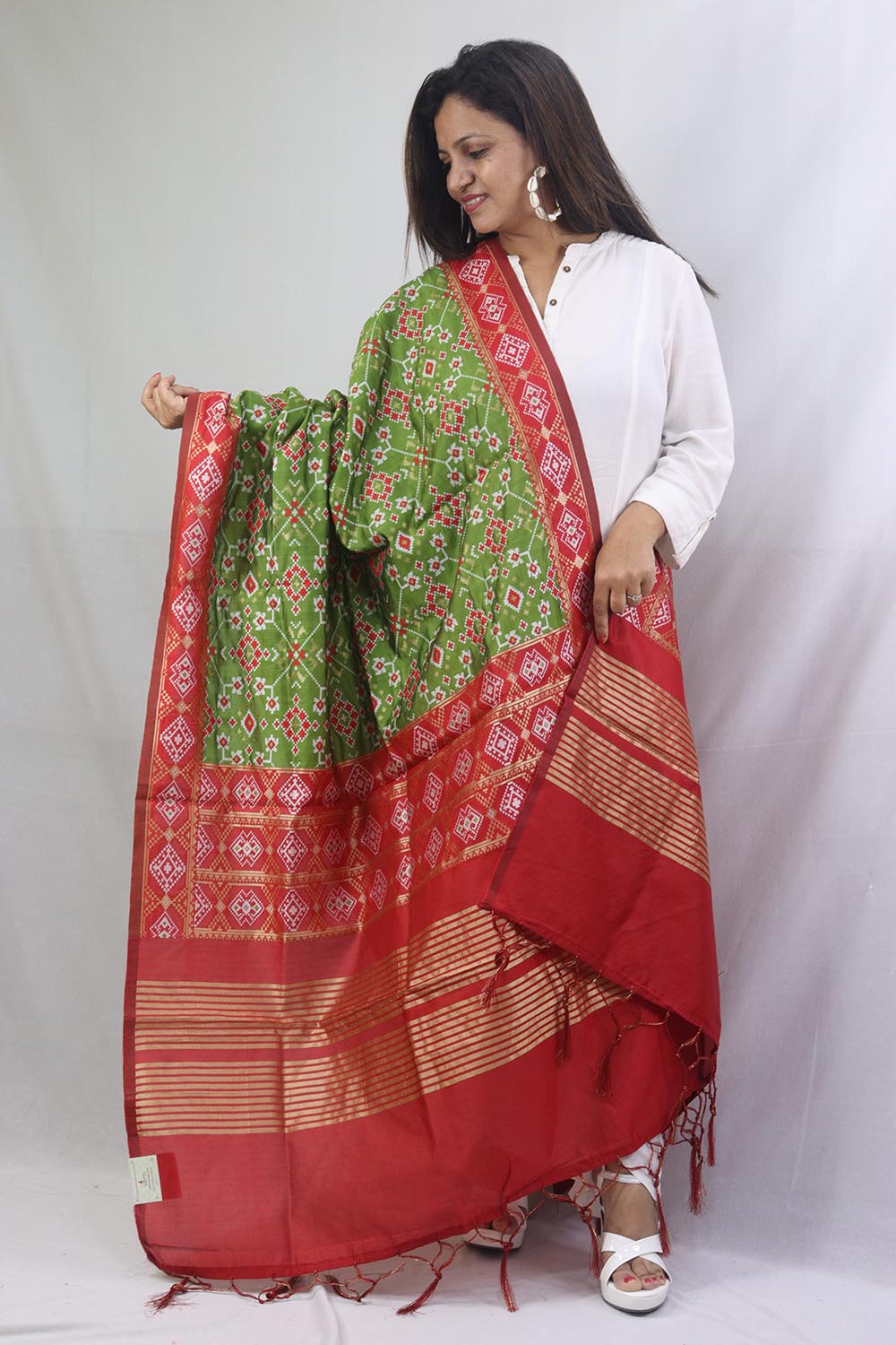 Green Patola Silk Dupatta - divyaindia 