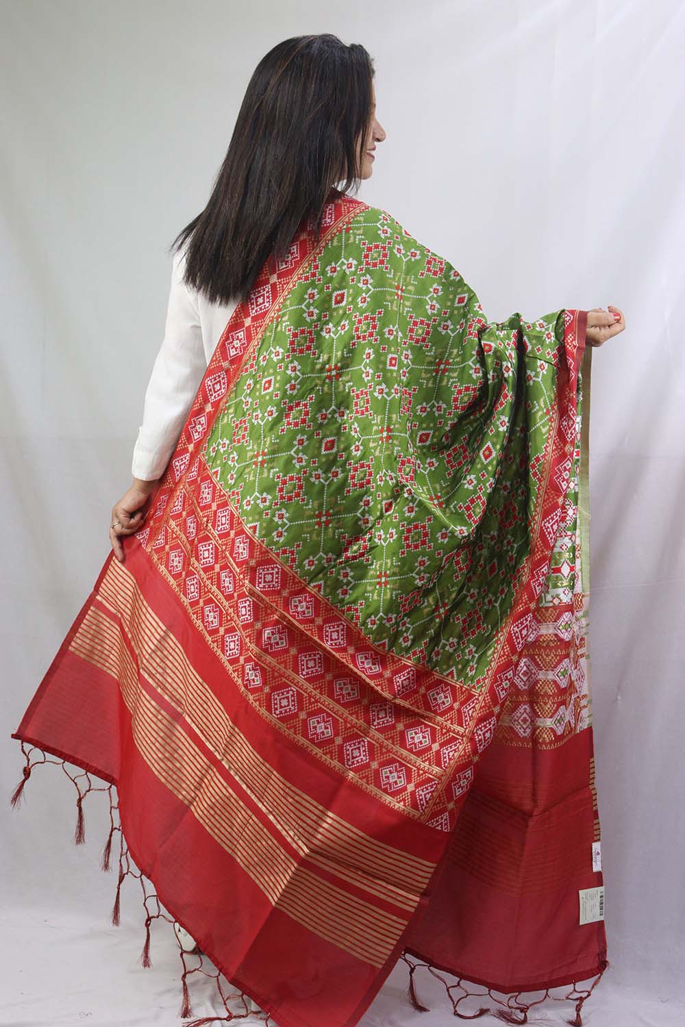 Green Patola Silk Dupatta - divyaindia 