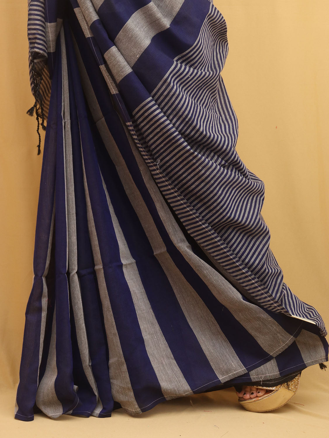 Grey And Blue Bengal Cotton Stripe Design Saree - divyaindia 