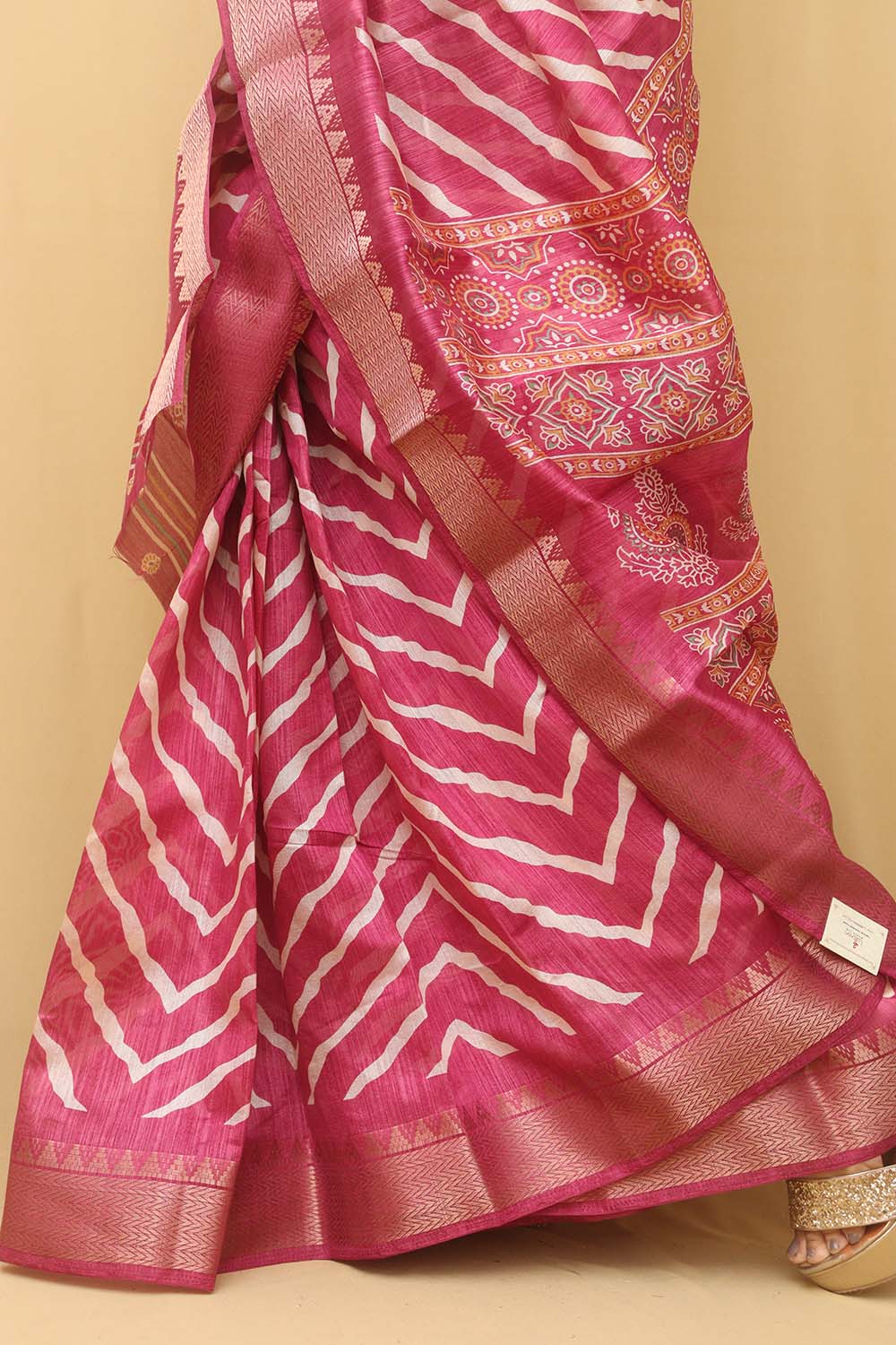Stunning Pink Leheriya Tussar Silk Saree