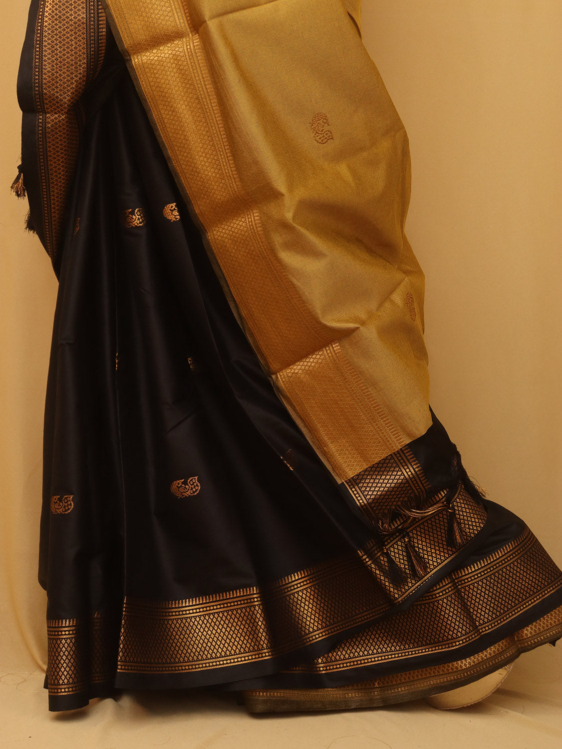 Golden And Black Paithani Cotton Silk Saree - divyaindia 