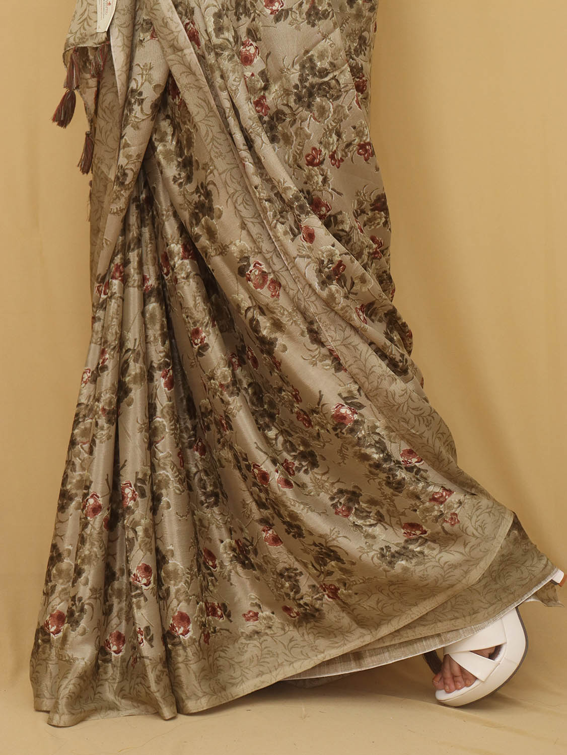 Pastel Digital Printed Crepe Floral Design Saree